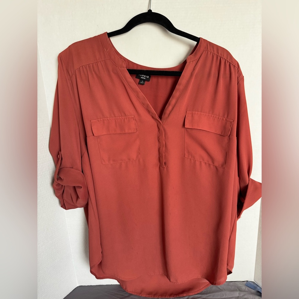 Torrid, Harper, 3/4 sleeve, Size 2 (18-20), rose colored. Used.